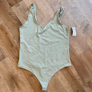 Abercrombie body suit NWT size Xl